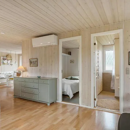 Vakantiehuis Lovely In With Wifi