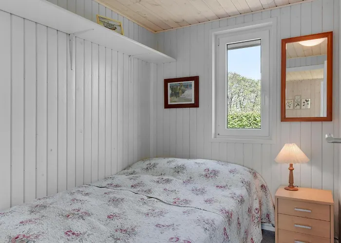 Дом отдыха Lovely In With Wifi *